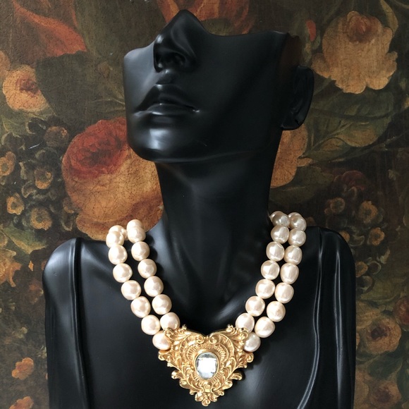 Vintage Richelieu Gold Tone Pearl Necklace
